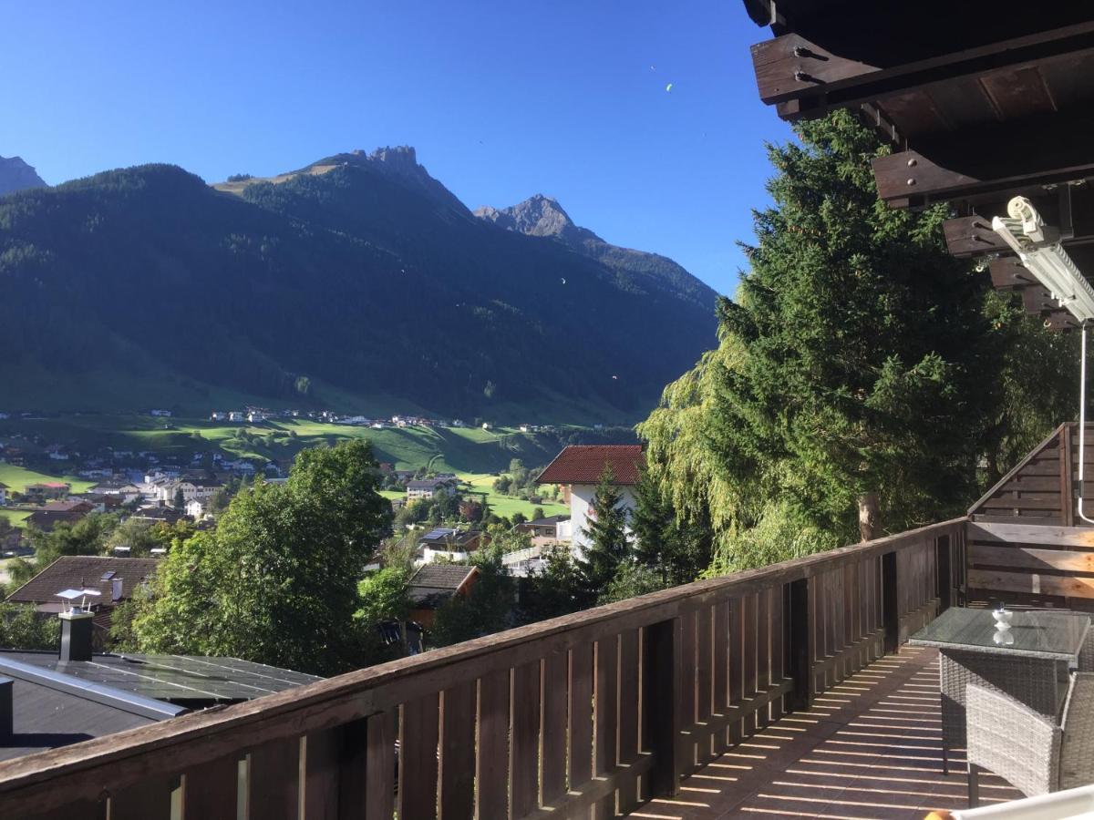 Appartement Haus Adlerhorst à Neustift im Stubaital Extérieur photo