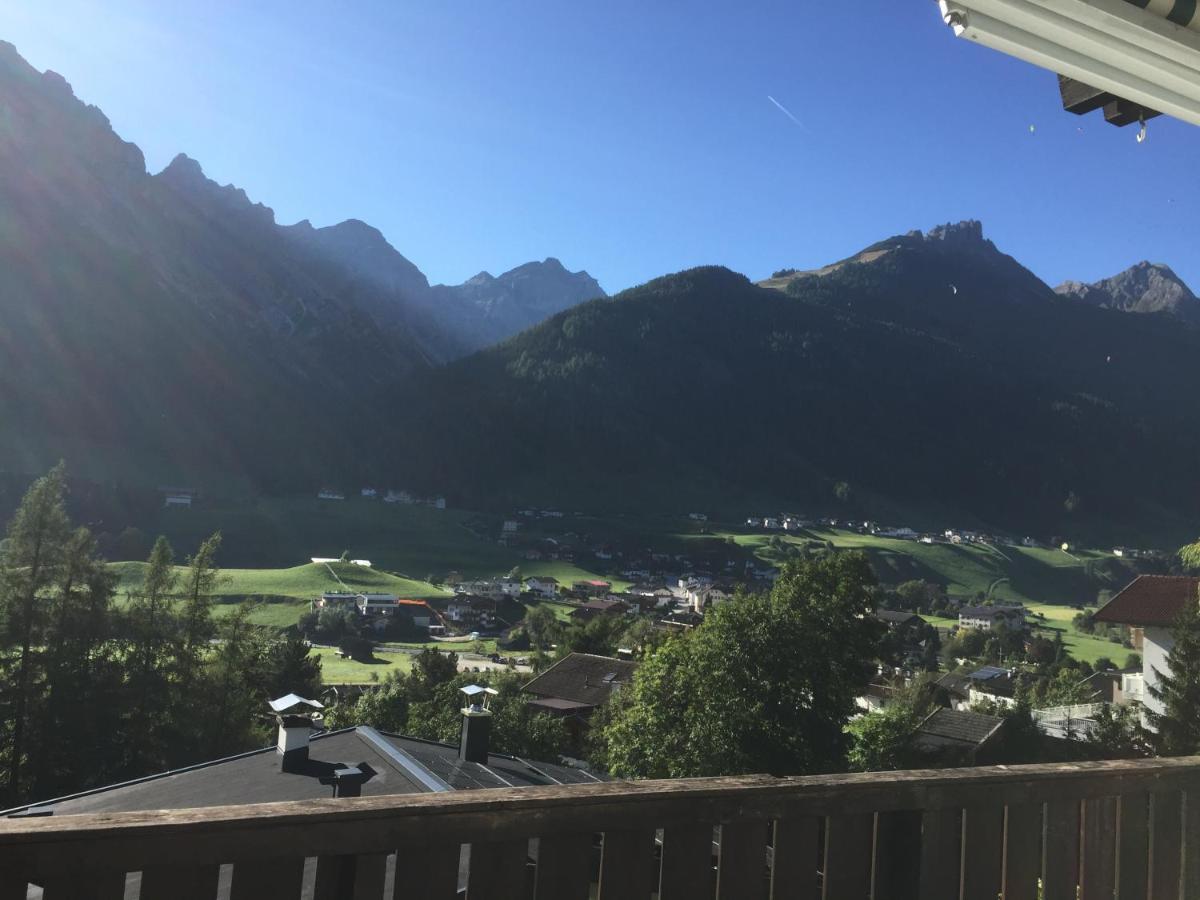 Appartement Haus Adlerhorst à Neustift im Stubaital Extérieur photo